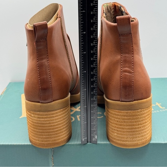 BOC Lexy Brown Ankle Boots Size 8M - Picture 4 of 8